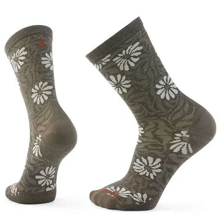 Smartwool Womens Everyday Floral Crew Sock,WOMENSSOCKSULTRALIGHT,SMARTWOOL,Gear Up For Outdoors,